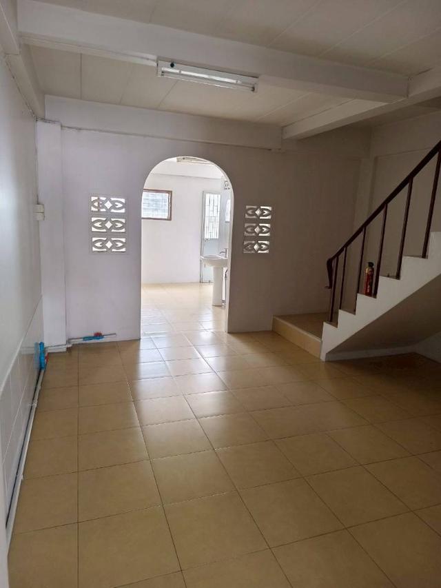 ขายอาคารพาณิชย์ 4 ชั้นครึ่ง ซ.เอกชัย 69 บางบอน พร้อมเข้าอยู่ ทำเลดี เดินทางสะดวกใกล้เซ็นทรัล พระราม 2 3