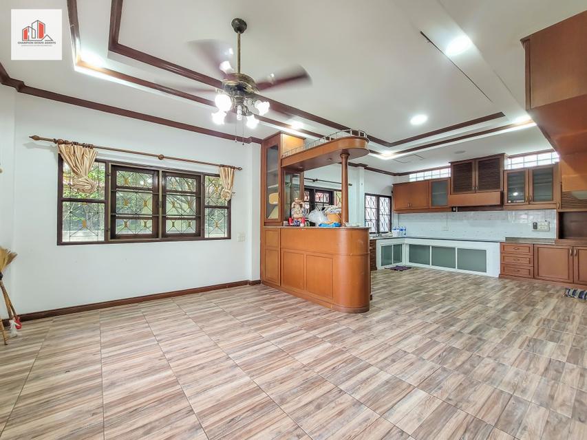 ขาย บ้านเดี่ยว หลังใหญ่ บ้านสวนดอกไม้ 300 ตรม 87.6 ตรว ติดถนนบรมฯ105 4