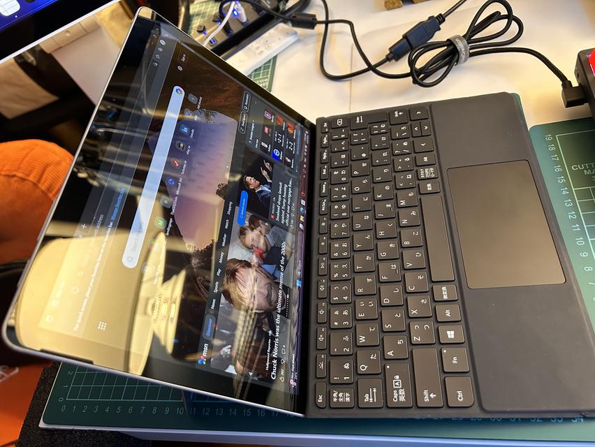 Microsoft surface go2 64gb with backlight keyboard รูปที่ 2