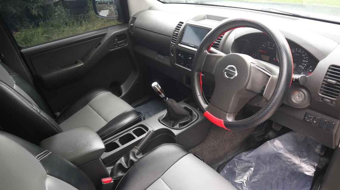 Nissan navara 2.5 SE 2013