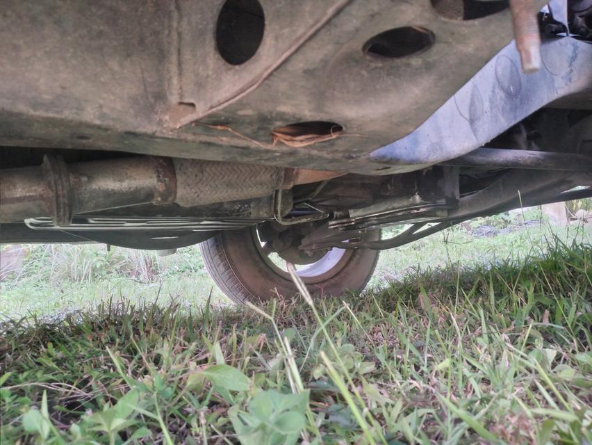 รถกระบะ เกียร์ออโต้ Isuzu Dragon Eye Cab ปี 42 2.8 Turbo Auto สีบรอนซ์เทาฟ้า 3