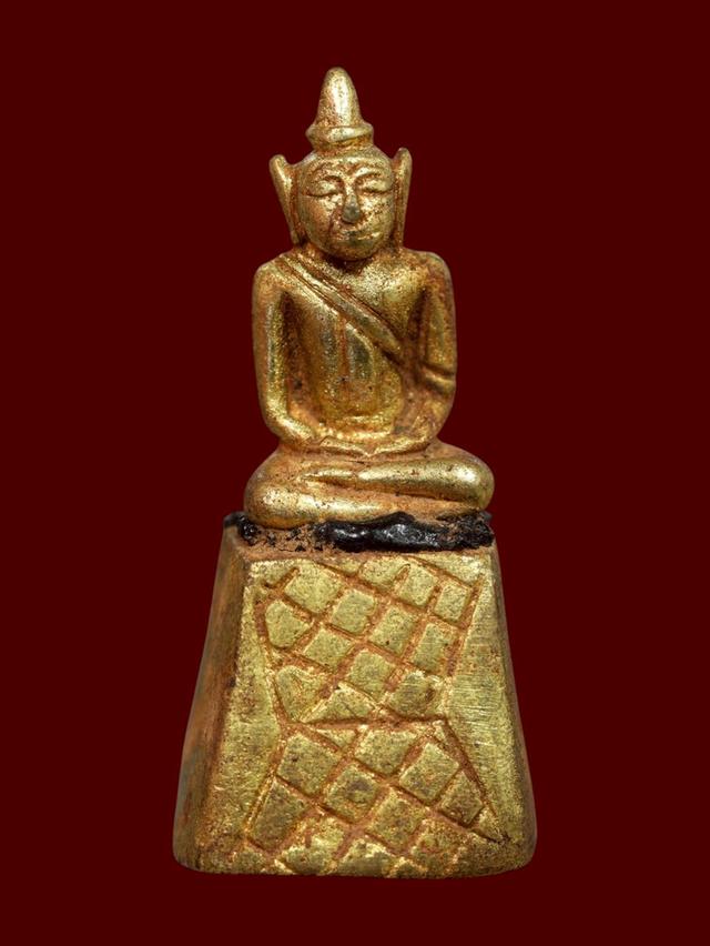 พระยอดธง อุดครั่ง เนื้อทองดอกบวบ กรุวัดพระศรีรัตนมหาธาตุ จ.สุโขทัย