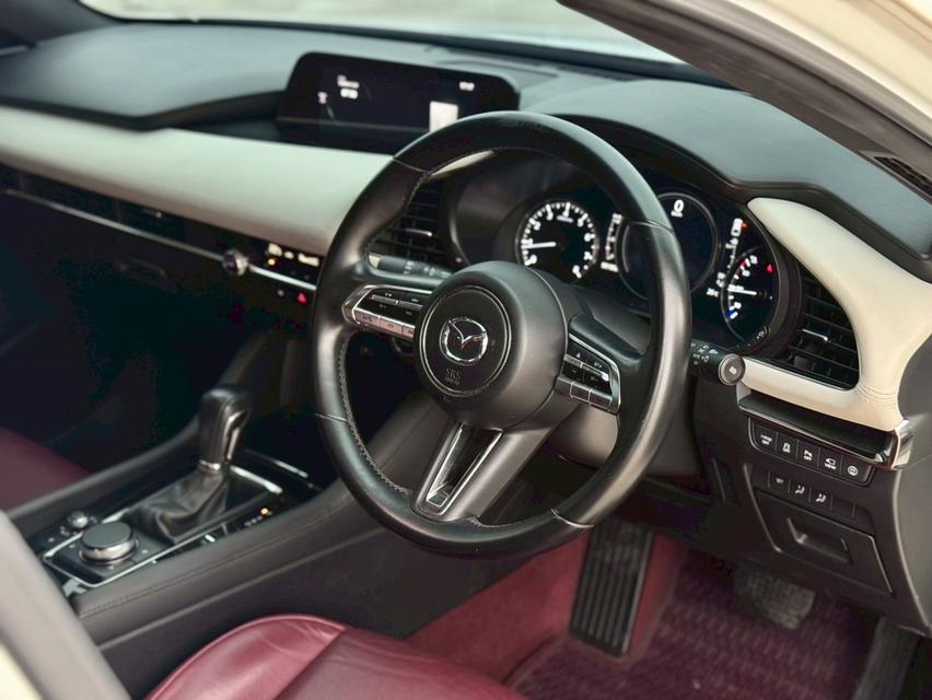 MAZDA 3 SKYACTIVE Hatch 5dr  100th TOP  Sports SA 6sp FWD 2.0i Y2021 สีขาว  เกียรออโต้  16