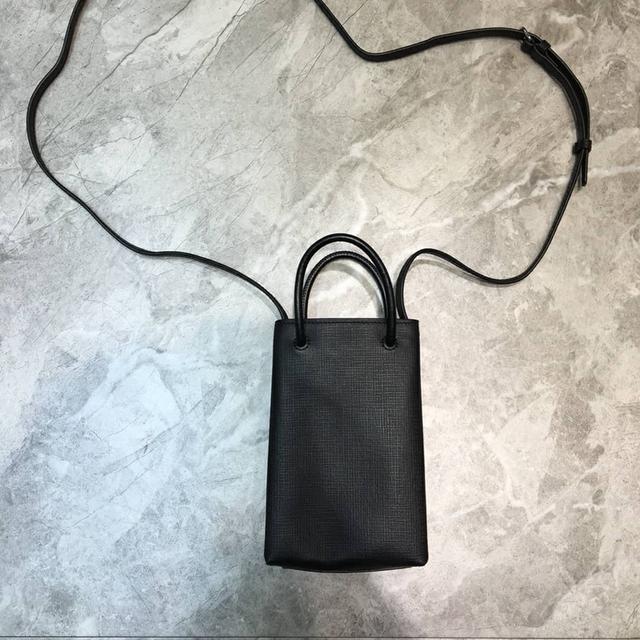 กระเป๋า Phone Bag ใช้ครั้งเดียว สภาพใหม่มาก 2