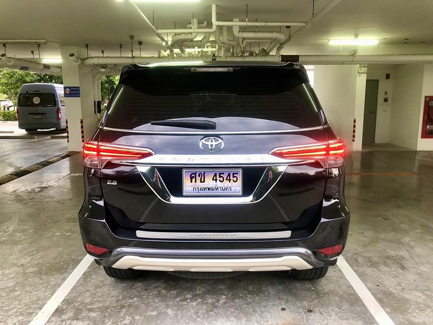 Toyota Fortuner 2.8V 2015 āļĢāļđāļāļĒāđāļāļĒāļāļĩāđ 3