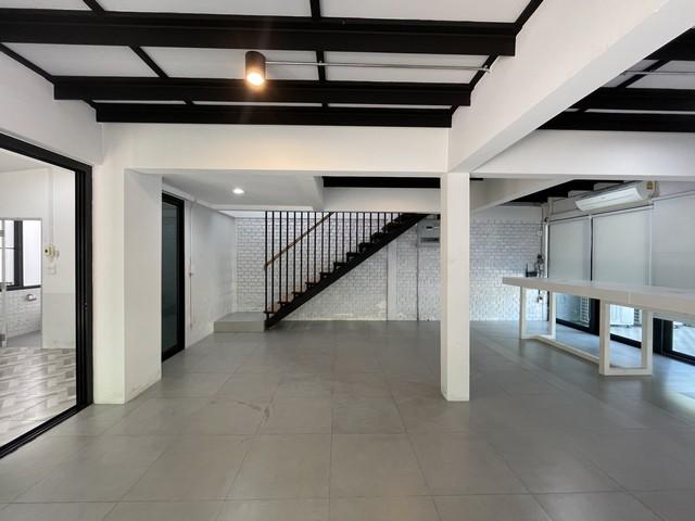 บ้านว่าง ให้เช่า หมู่บ้าน ต.รวมโชค โชคชัย 4 ซอย 56 ลาดพร้าว ลาดพร้าววังหิน ใกล้MRTโชคชัย 4 เลียบด่วน รับออฟฟิศนามบุคคลเท่านั้น แต่งแบบโมเดิร์น โปร่ง ใ รูปย่อยที่ 4