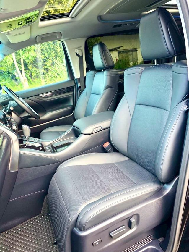 Toyota ALPHARD SRC E-Four ดำ ปี 2022 ไมล์ 57,000 กม.  9