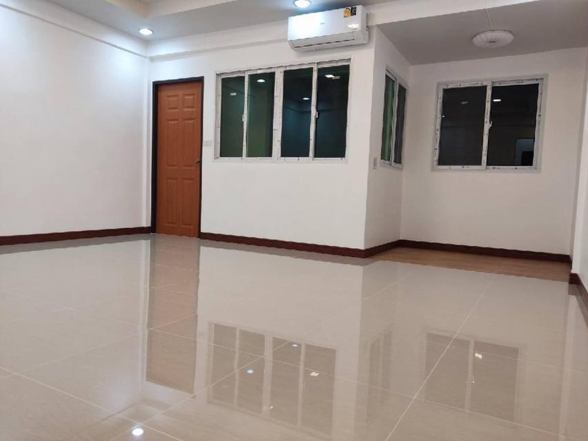 Rare Item ให้เช่าทาวน์โฮมทำเลเมือง หมู่บ้านเสียงสนนิเวศน์ (สุขุมวิท 68) ปรับปรุงใหม่ทั้งหลัง (ทำออฟฟิศจดบริษัทได้) 2ห้องนอน 3ห้องน้ำ 2จอด เพียง 45k 5