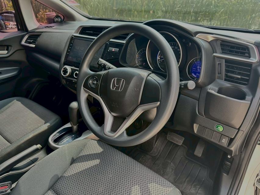 รถบ้านแท้ ราคาดี ไมล์6x,xxxโลรถวัยรุ่นนิยม สวย เดิม หล่อๆเท่ห์ ทรงนี้ถูกใจวัยกำลังหารถไปใช้ขับ แต่งRS  #HONDA NEW JAZZ (GK) 1.5V ปี2019 สีขาว เกียร์ออ รูปที่ 12