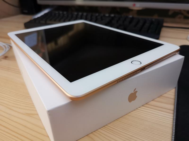 Apple iPad 9.7 (2018) 4