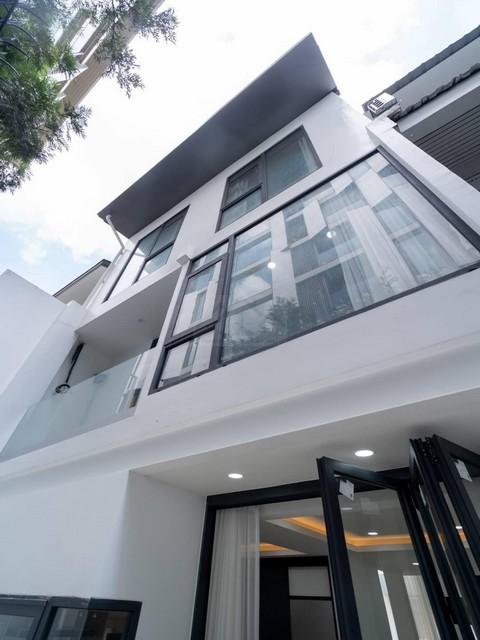 ขาย Townhome 3 ชั้น 250 ตร.ม. ซอยสุขุมวิท 15 ติดโรงเรียนนานาชาติ NIST และ 5 นาที ถึง BTS อโศก 6