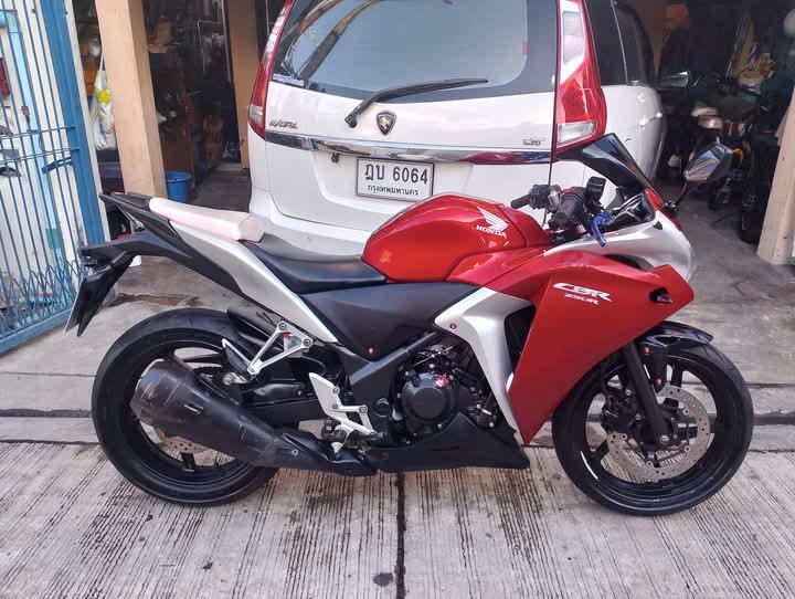 Honda CBR ปี 2010 3