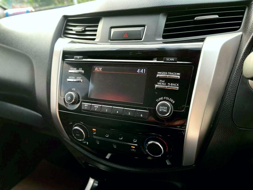 Nissan Navara NP300 2.5 VGS TURBO. V ท็อป MT เกียร์ธรรมดา ปี61 (2018) 10