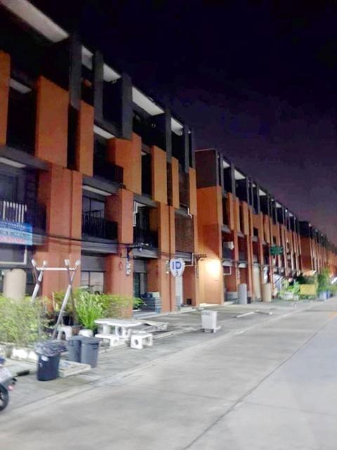 รร. อัสสัมชัญธนบุรี 4.8 กม. 7-11 100ม.ให้เช่า อาคาร 3.5 ชั้น เพชรเกษม77-81 4นอน 3น้ำ ม.เอเชียอาคเนย์ 3กม.ถูกที่สุดในโลกห 1