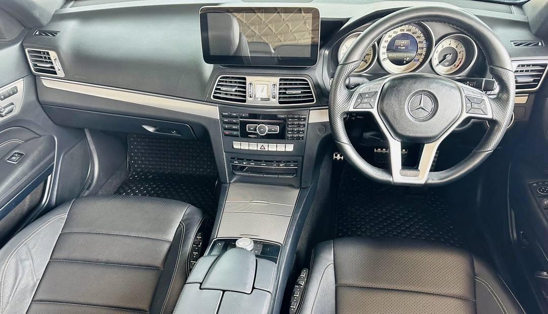 Mercedes-Benz E200 Cabriolet AMG Package