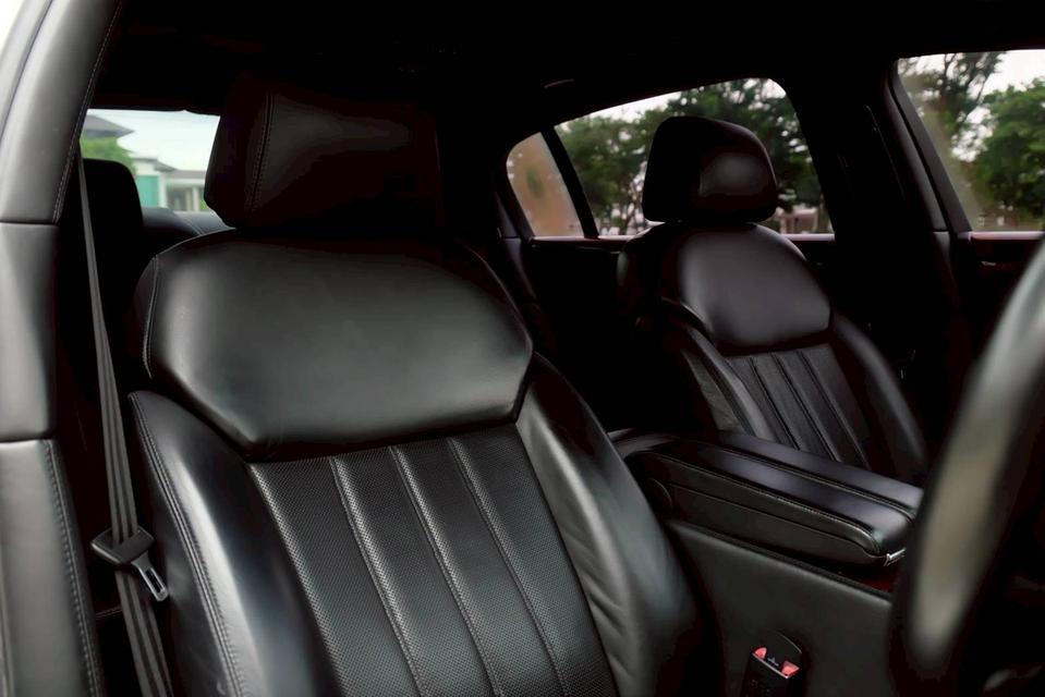 Bentley  Flying Spur 6.0L W12 ปี 2013 รถหรูสมรรถนะเยี่ยม รถสวยใช้น้อย คุ้มๆ 8