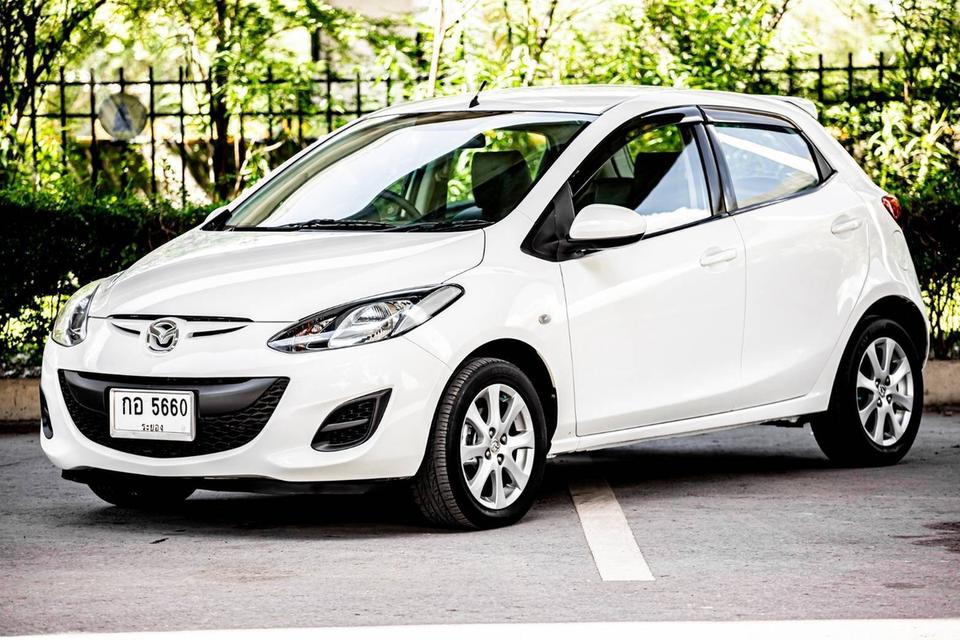 Mazda2 1.5 Groove Sport ปี 2010 สีขาว  4