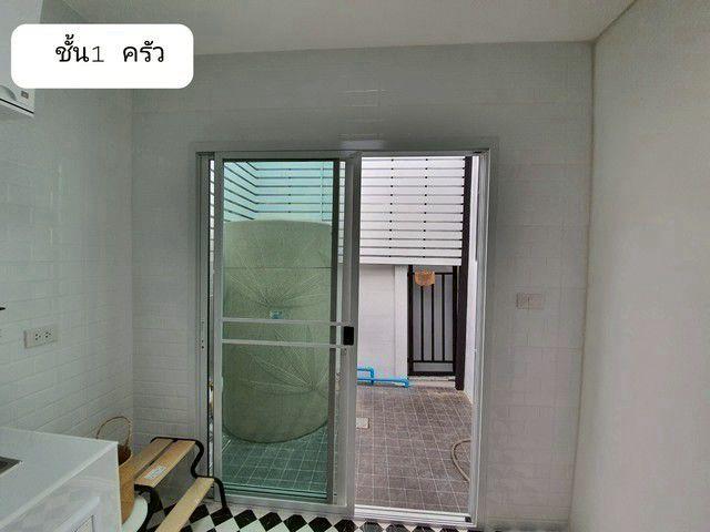 ให้เช่า ขาย โฮมออฟฟิศ 4 ชั้น โครงการ บ้านกลางเมือง 5