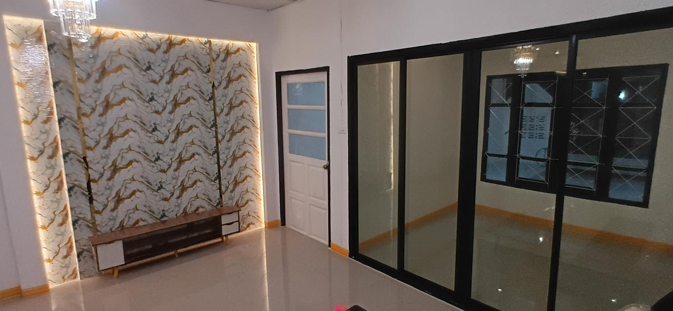 4ห้องนอนขายหมู่บ้านชอรุ่งเรืองหก20วาใกล้เทศบาลบางบัวทอง 6