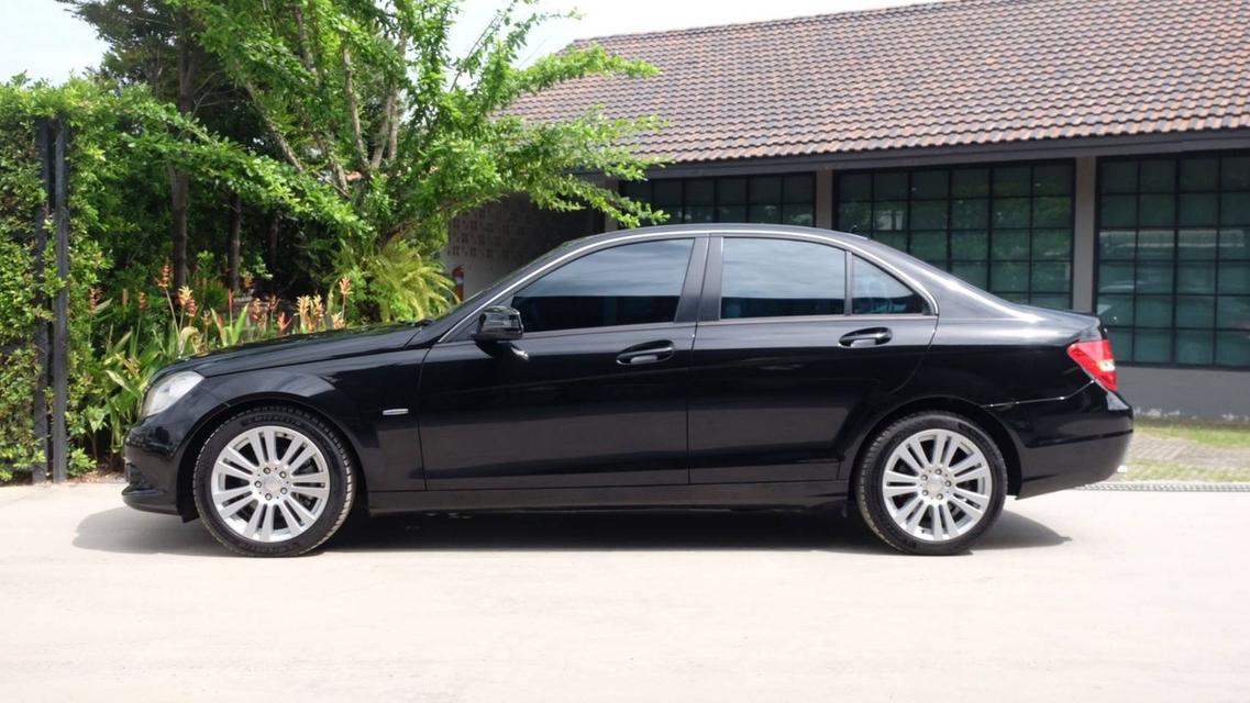 รหัสรถ KN1968 BENZ C-CLASS C200 CGI 1.8 รุ่น W204 ปี 2012