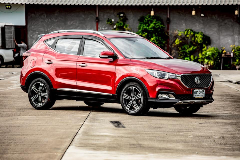 MG ZS 1.5 X ปี 2018 สีแดง มือเดียวป้ายแดง