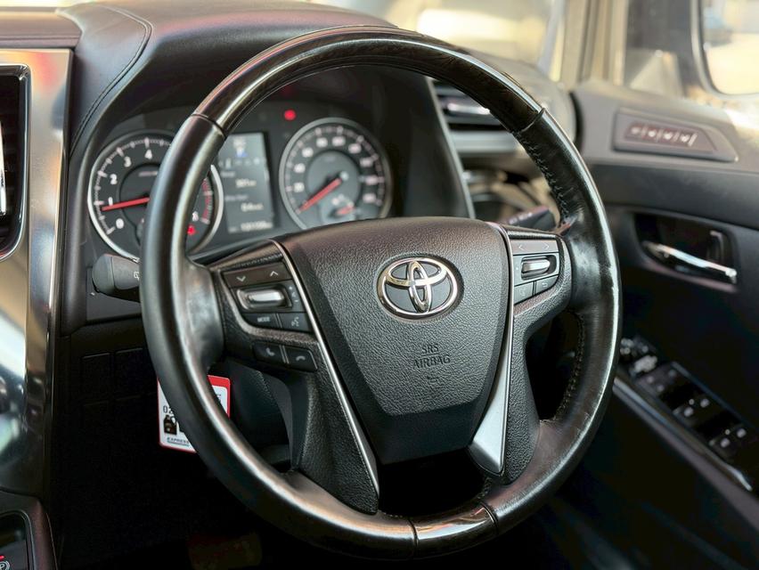 Toyota Vellfire 2.5ZG ปี17 10