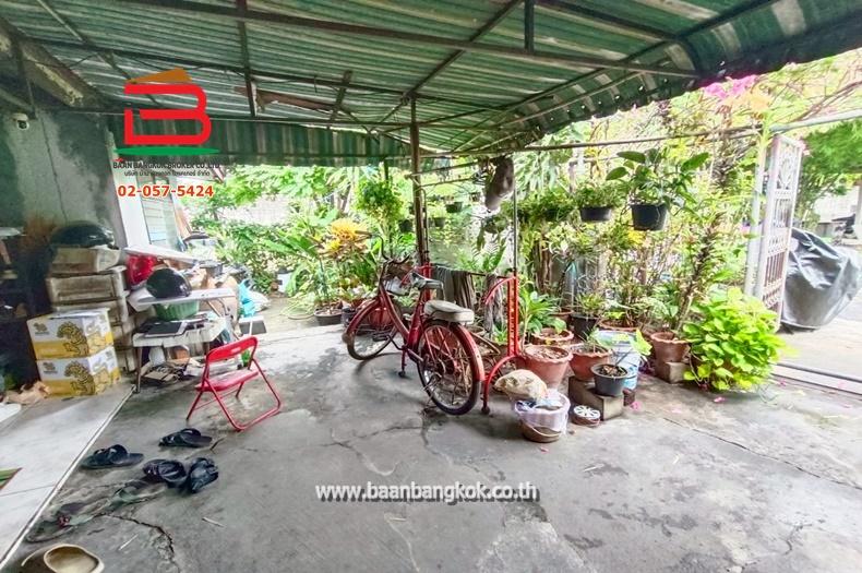 ทาวน์เฮาส์ การเคหะชุมชนทุ่งสองห้อง หลังริม เนื้อที่ 34.6 ตรว. ถนนวิภาวดี-รังสิต แขวงทุ่งสองห้อง เขตบางเขน กรุงเทพฯ 10