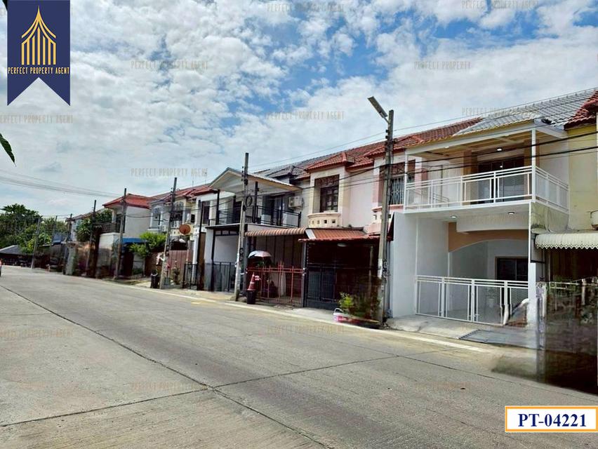 ทาวน์เฮาส์ปิยะวรารมย์ราคาย่อมเยาว์ไทรน้อย 2