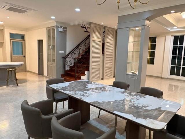 ให้เช่าบ้านเดี่ยวตกแต่งสวยหรู โกลเด้นนครา 100 ตร.ว 350 ตร.ม ถนนอ่อนนุช65 แอร์เฟอร์นิเจอร์ครบ มี3นอน4น้ำ 2 ห้องอเนกประสงค 4