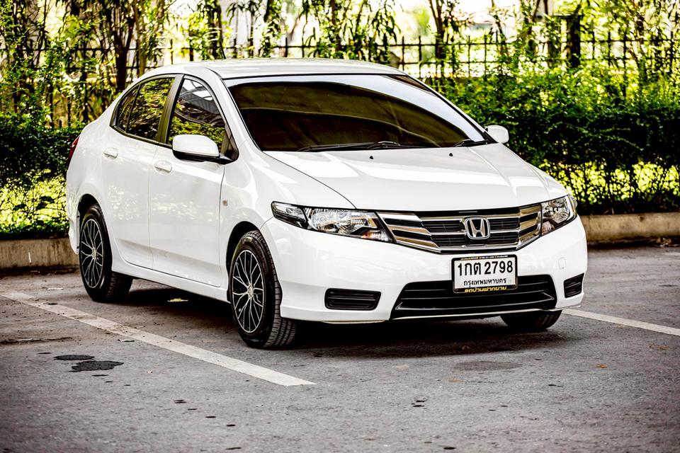Honda City 1.5S เกียร์ออโต้ ปี 2013 สีขาว ไมล์แท้ 90,000