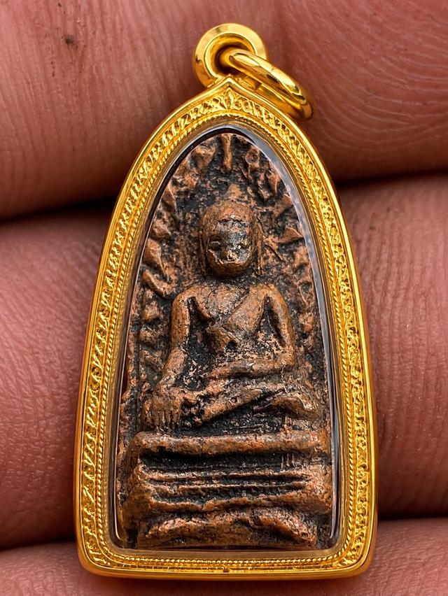 พระรอดลำพูนพิมใหญ่เนื้อดิน