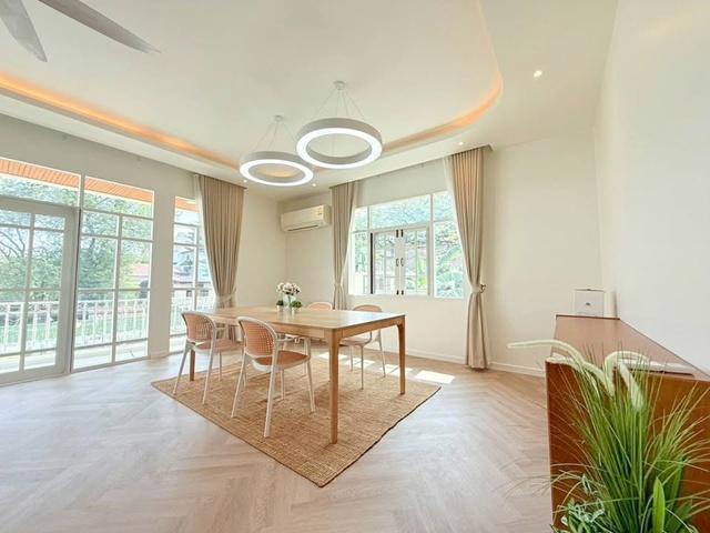 ทาวน์โฮมสุดหรู 4 ชั้น5 นอน ดองกิ มอลล์ ทองหล่อ 1.4 กม. 25 ตร.วา. 400 ตร.ม.ทำเล Penthouse Thonglor BTS เอกมัย 1.6กม. ฟังก 4