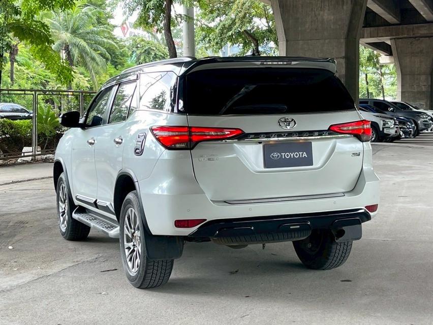 Toyota Fortuner 2.4V 4wd ปี21 4
