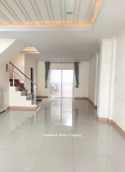 LM25-0131 ขายทาวน์เฮ่ส์ 3 ชั้น รัชธานี10 ซอยคู้บอน27 แยก10 พื้นที่ 22.5 ตรว 3นอน 4น้ำ ใกล้รถไฟฟ้าสายสีชมพูสถานีคู้บอน 2