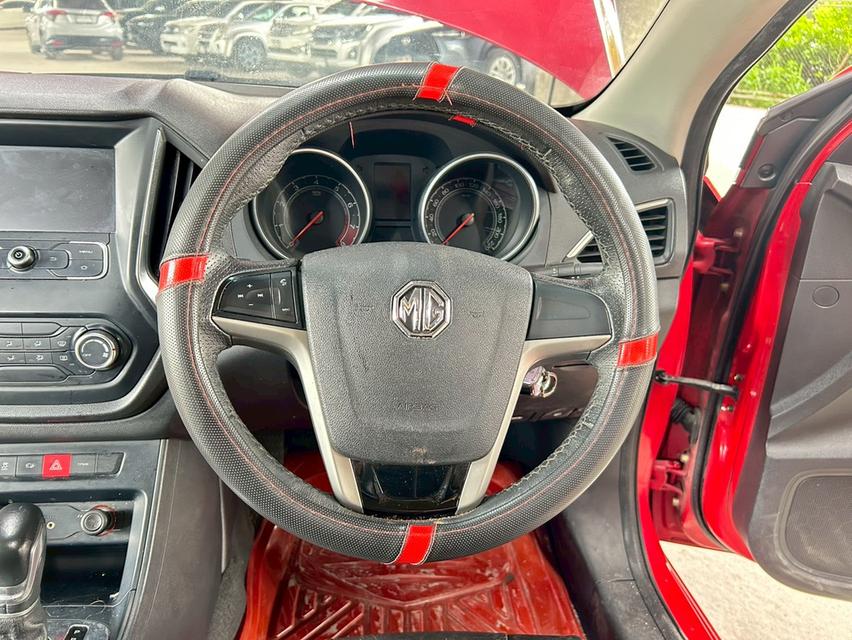 MG5 1.5X Sunroof Year 2016 10
