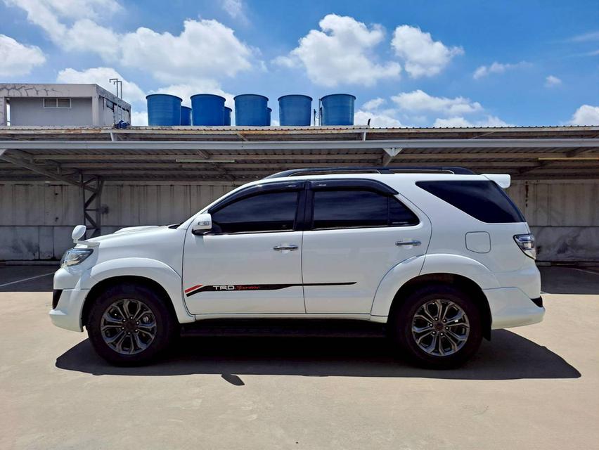 Toyota Fortuner 3.0 V รุ่น TRD Sportivo  4WD รุ่นท็อปสุด ปี2014 สีขาว 5