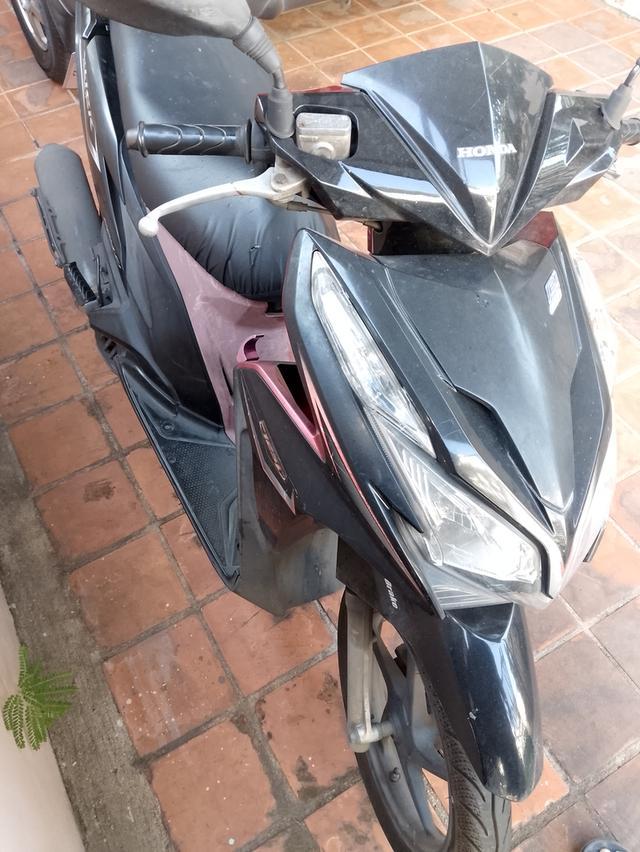 Honda click 125i สีดำแดง