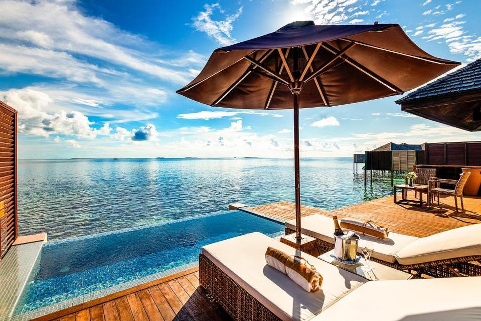 LILY BEACH RESORT & SPA MALDIVES พักกลางน้ำ ราคาเริ่มต้น 66,000 บาท/ท่าน ทัวร์ มัลดีฟส์ 3
