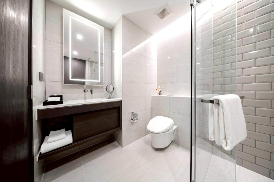 ไซมิส เอ๊กซ์คลูวีฟ ควีนส์ 6