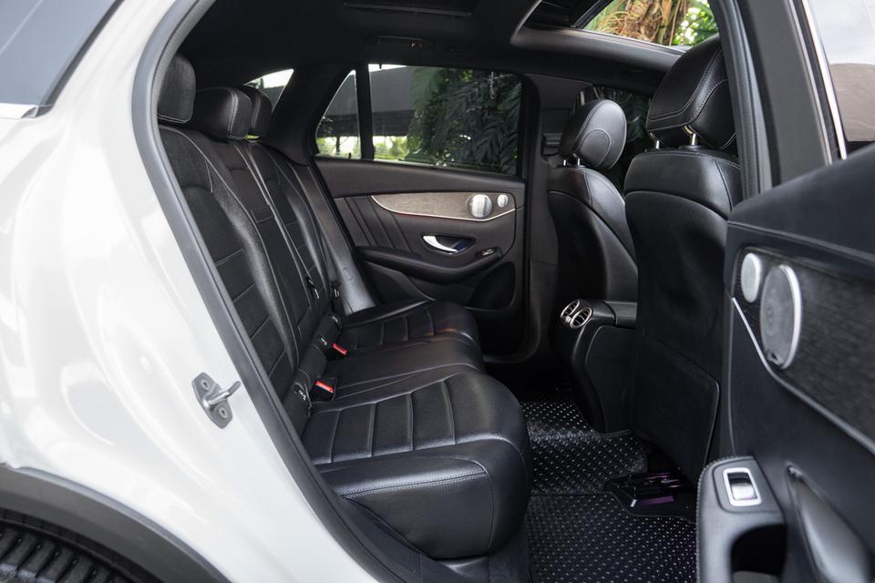 [NEW] “Mercedes-Benz GLC300e AMG 4matic Dynamic” ปี 2020 6