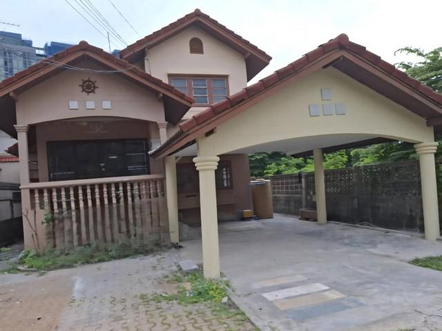 ให้เช่า บ้านเดี่ยว 2 ชั้น 100 ตรว. 4 ห้องนอน ถนนรามอินทรา ใกล้แฟชั่นไอซ์แลนด์ 1