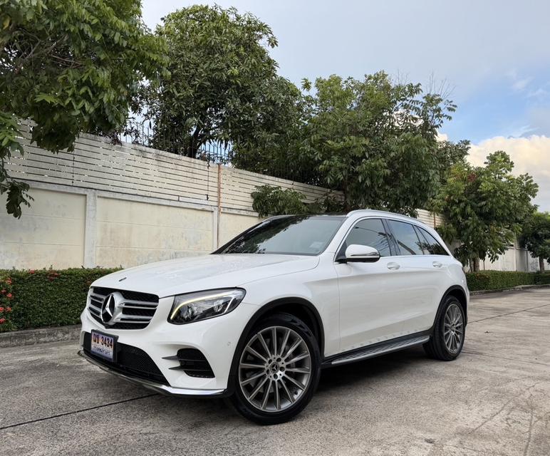 รหัสรถ AP3434 Benz GLC 250d 4MATIC AMG Dynamic ปี17 สีขาว