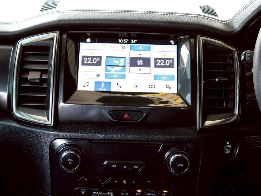 FORD EVEREST 2.0 TURBO TITANIUM PLUS 2WD ปี 2019 โฉม ปี15-22 เกียร์ AUTO ดีเซล สีขาว รถบ้านพร้อมใช้งาน ไมล์เพียง 131,348 km. 15