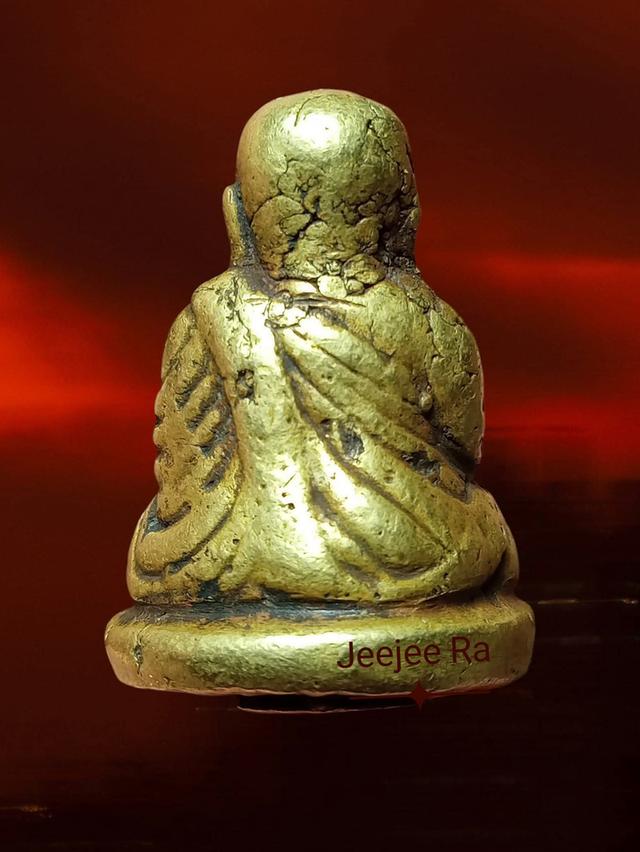 หลวงพ่อเงินพิมพ์นิยมBมือมีฐานรองสวยสุดๆ