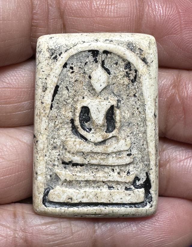 พระสมเด็จพิมพ์ใหญ่ มีคราบรักเดิมพระผ่านการบูชา