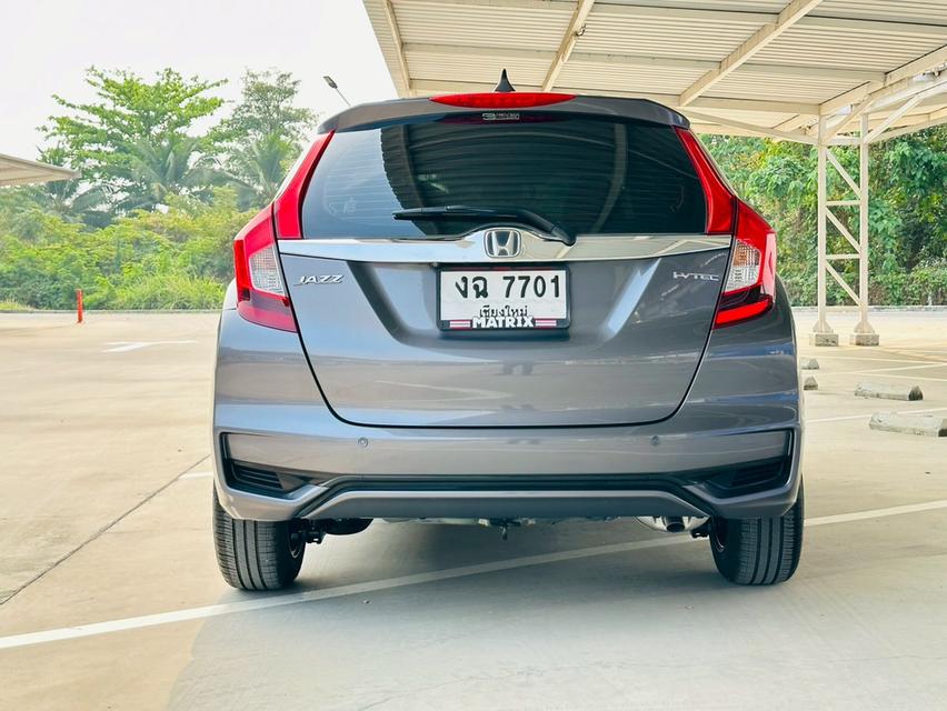 2017 honda jazz (GK)  V+ สีเทาดำ หล่อจบ ออปชั่นครบ ไม่ต้องง้อป้ายแดง รูปที่ 3