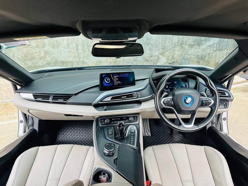 2017 BMW i8 Pure impulse 1.5 HYBRID โฉม i12 ไมล์2หมื่น เหมือนได้รถป้ายแดงเลยครับ 4