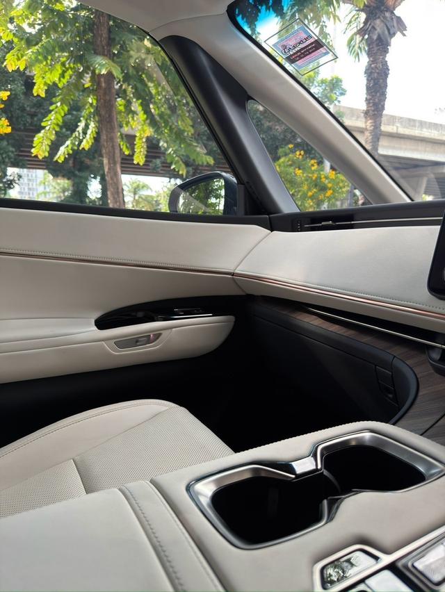 LEXUS LM350hYear 2024Mileage: 12700 km Price : 5.19 m āļĢāļđāļāļāļĩāđ 16