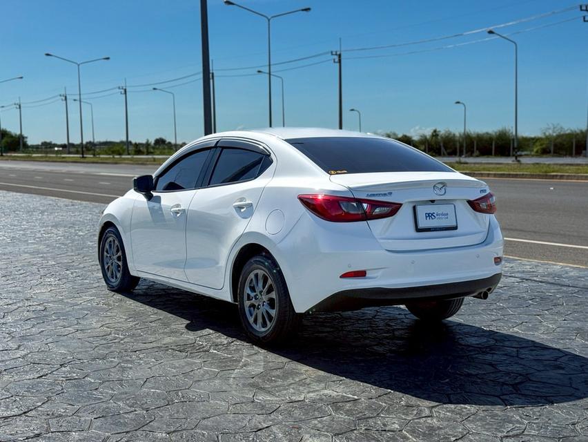 Mazda 2 1.3 High Plus 4 ประตู ปี 2018 สีขาวมุก มือเดียวป้ายแดง 8