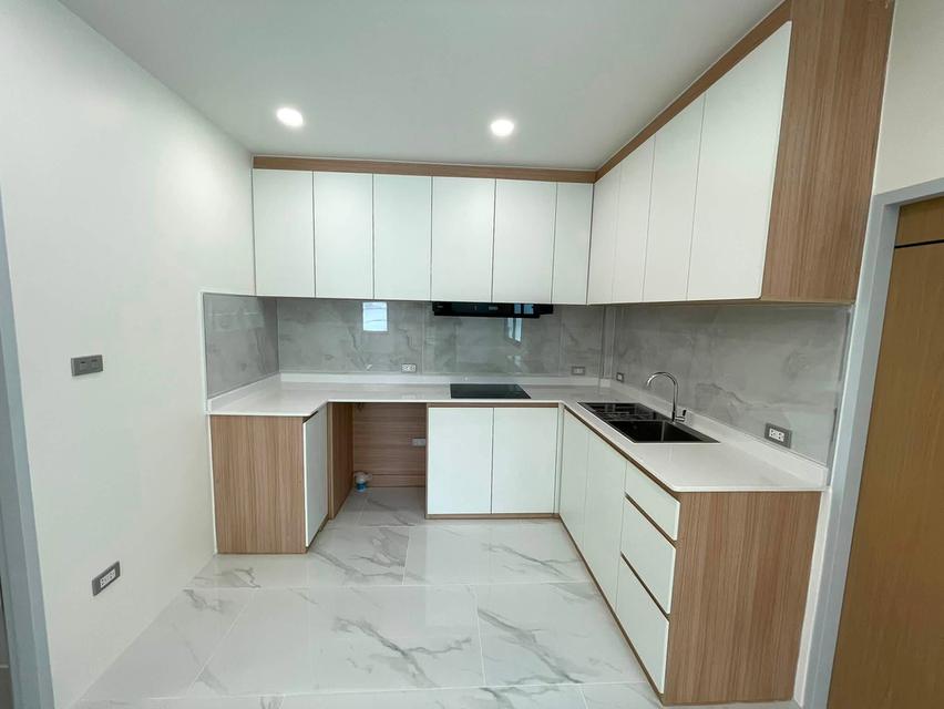 N194 ขายบ้านเดี่ยว 2 ชั้น บ้านหรู ซอยลาดพร้าว 87 ย่านเลียบด่วน บ้านสร้างใหม่ สไตล์ Minimal Luxury ใกล้ CDC ทำเลดีเดินทางสะดวกเข้าออกได้หลายทาง 10